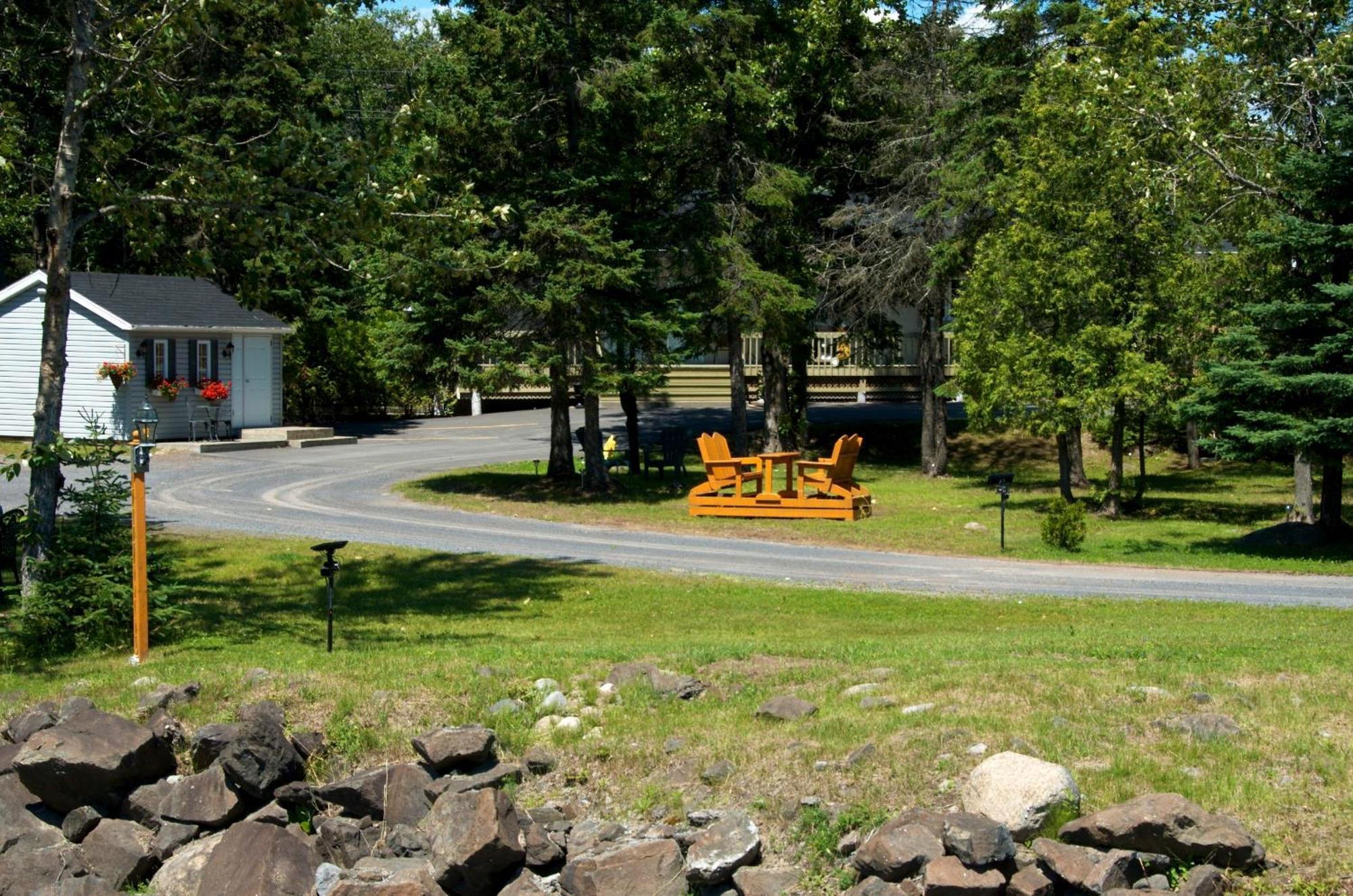 Motel Des Cascades Baie-Saint-Paul Buitenkant foto