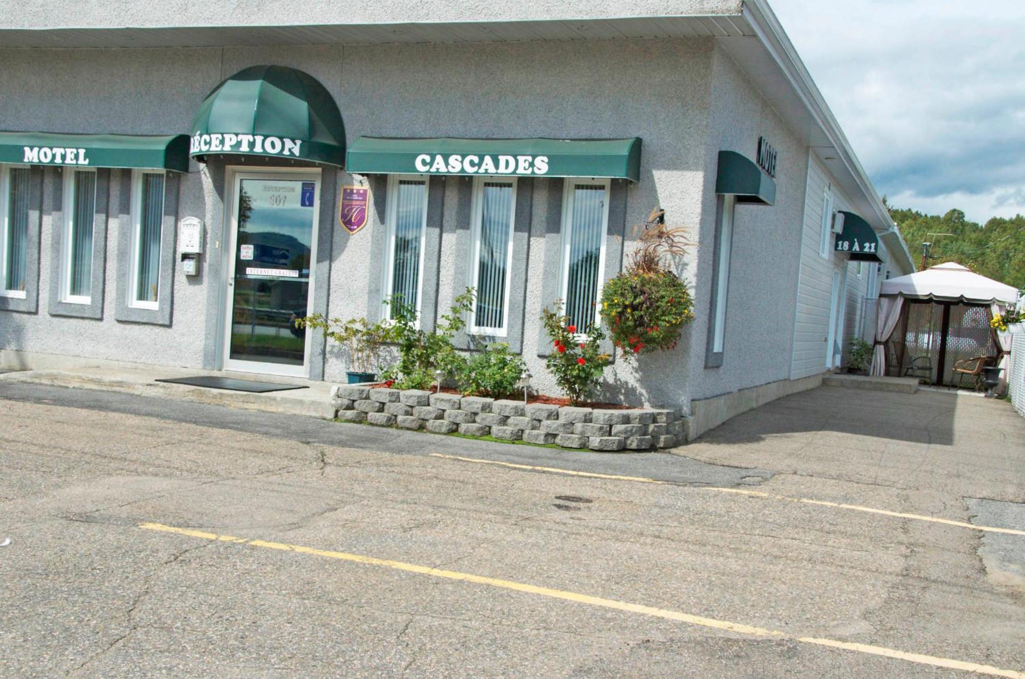 Motel Des Cascades Baie-Saint-Paul Buitenkant foto