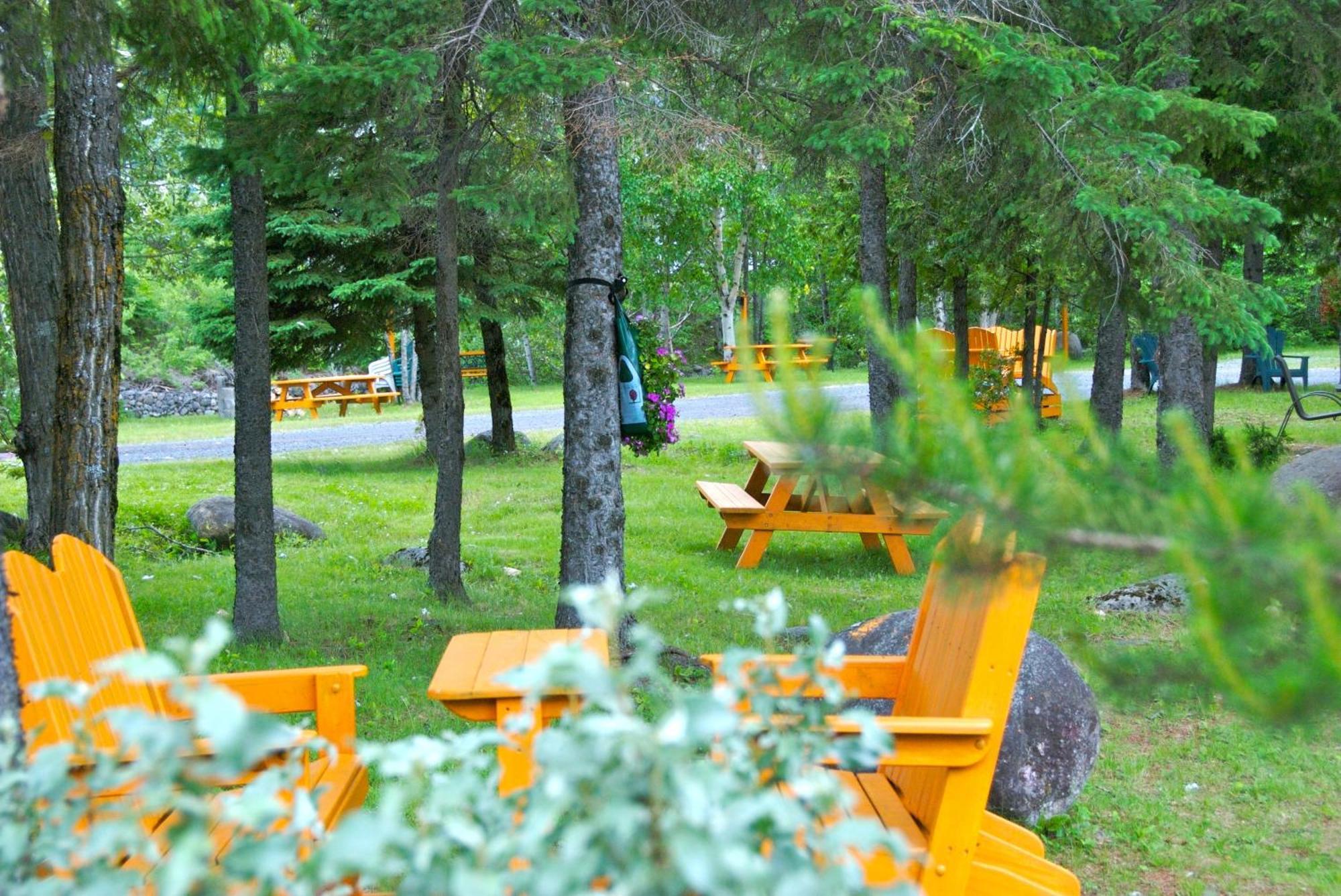 Motel Des Cascades Baie-Saint-Paul Buitenkant foto