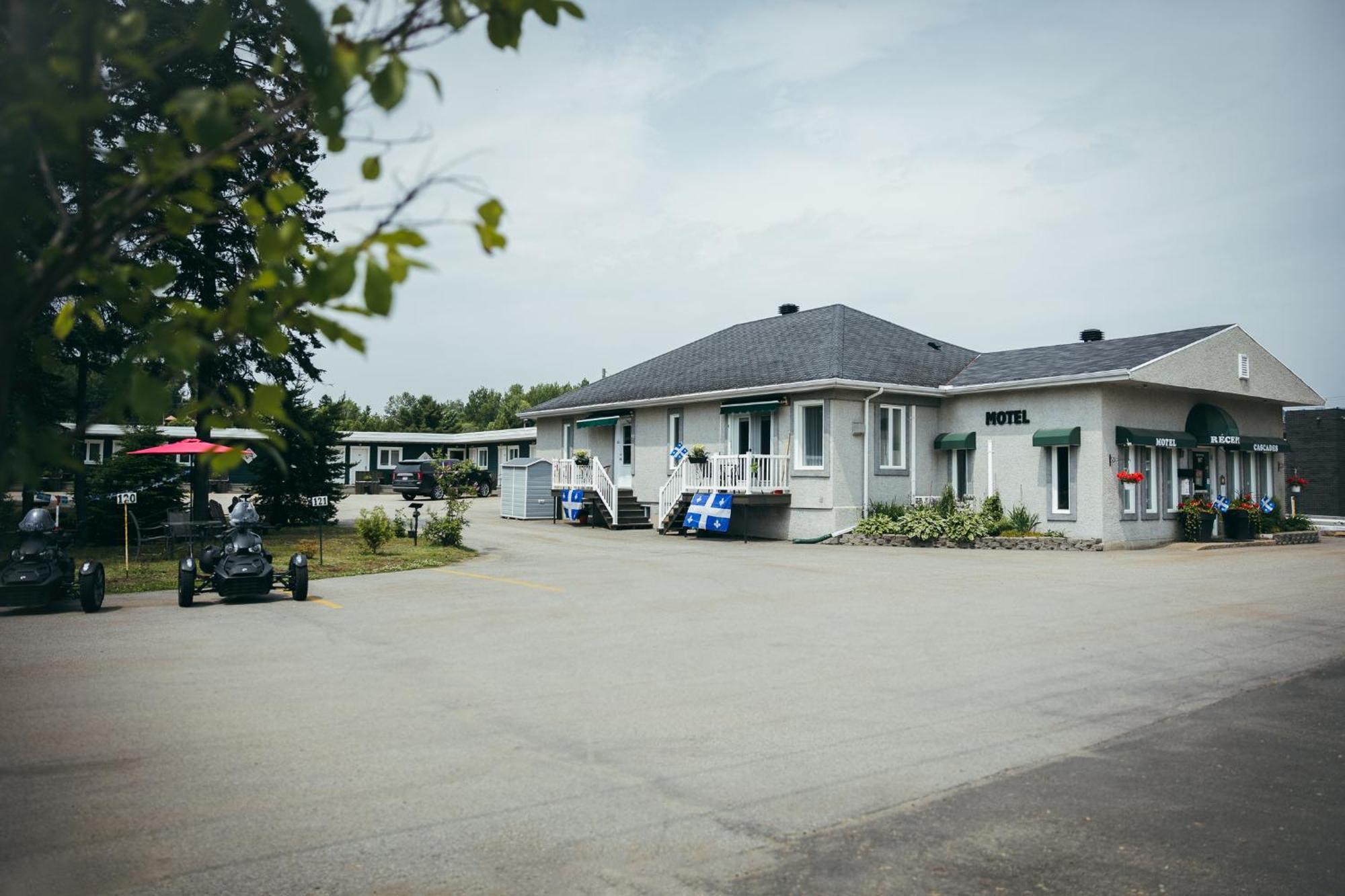 Motel Des Cascades Baie-Saint-Paul Buitenkant foto